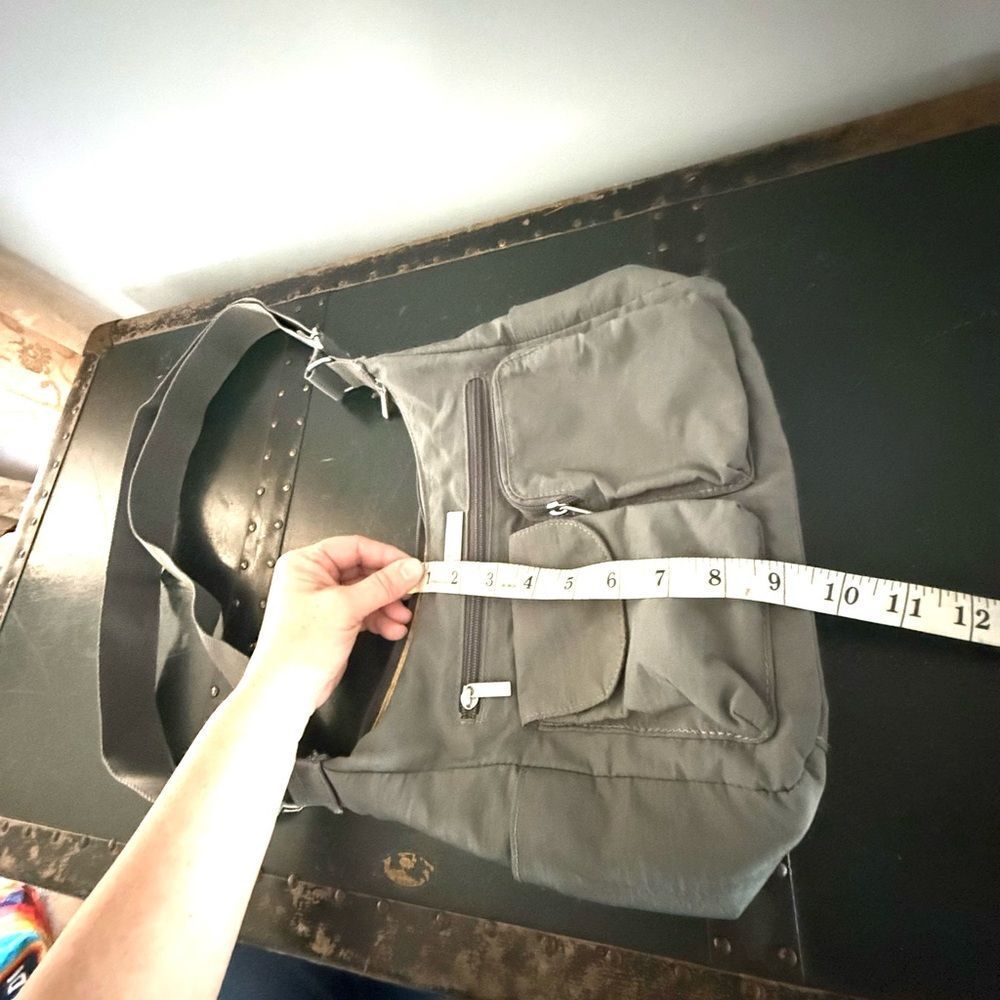 Baggallini Everywhere Crossbody Bag w Pockets Gray - Picture 6 of 7